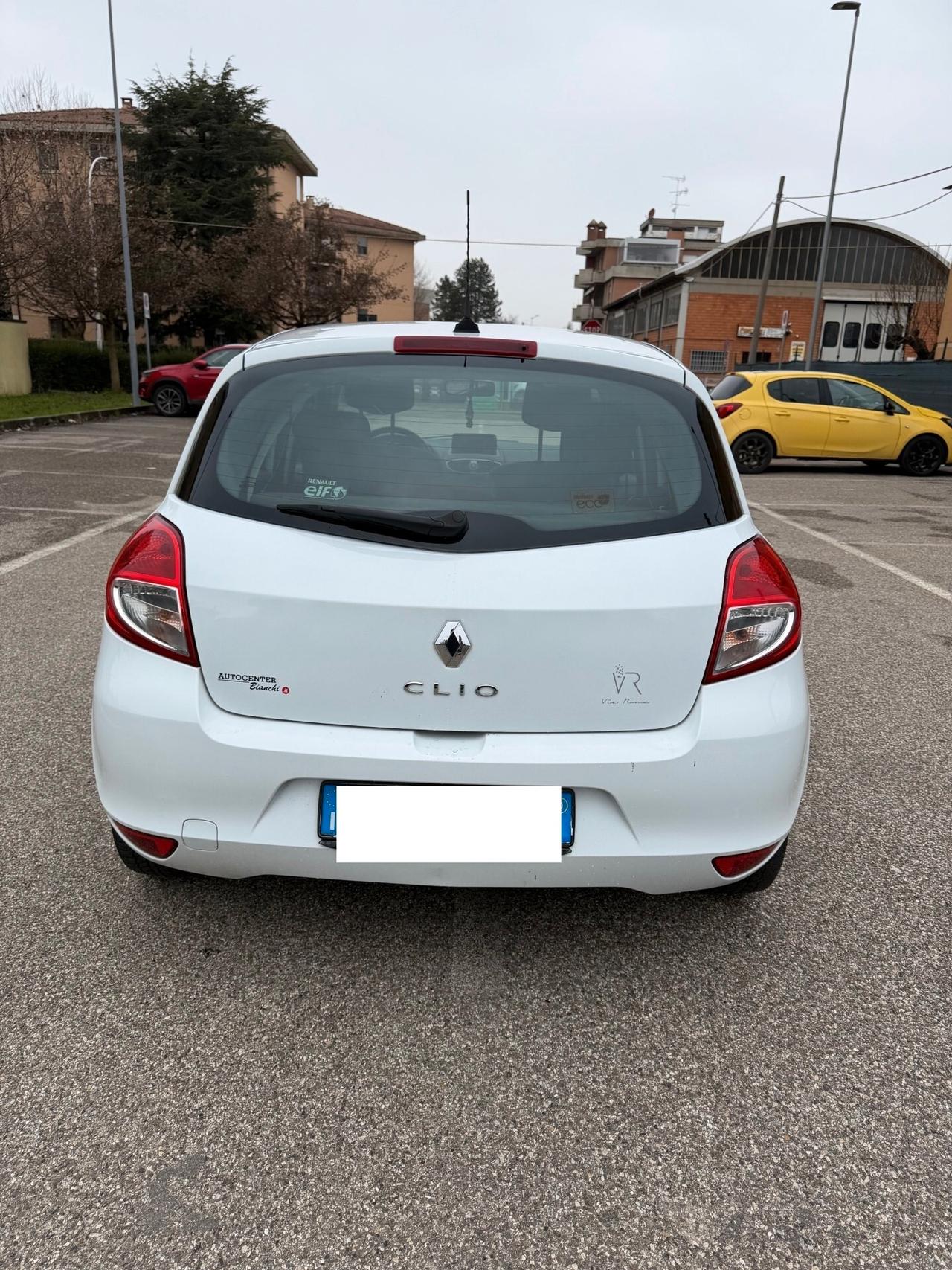 Renault Clio 1.5 dci - NEOPATENTATI - 12 MESI DI GARANZIA -