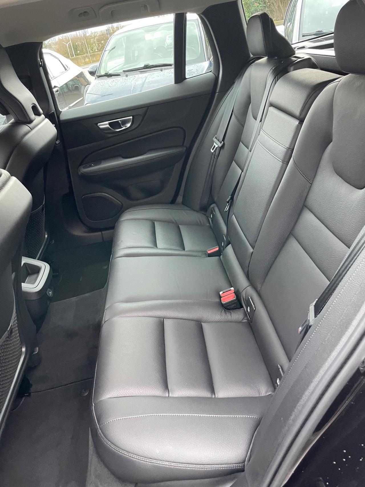 Volvo V60 Cross Country B4 (d) AWD Geartronic Business Pro Line