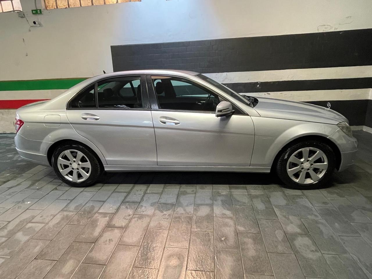 Mercedes-benz C 200 180 BlueEFFICIENCY Avantgarde