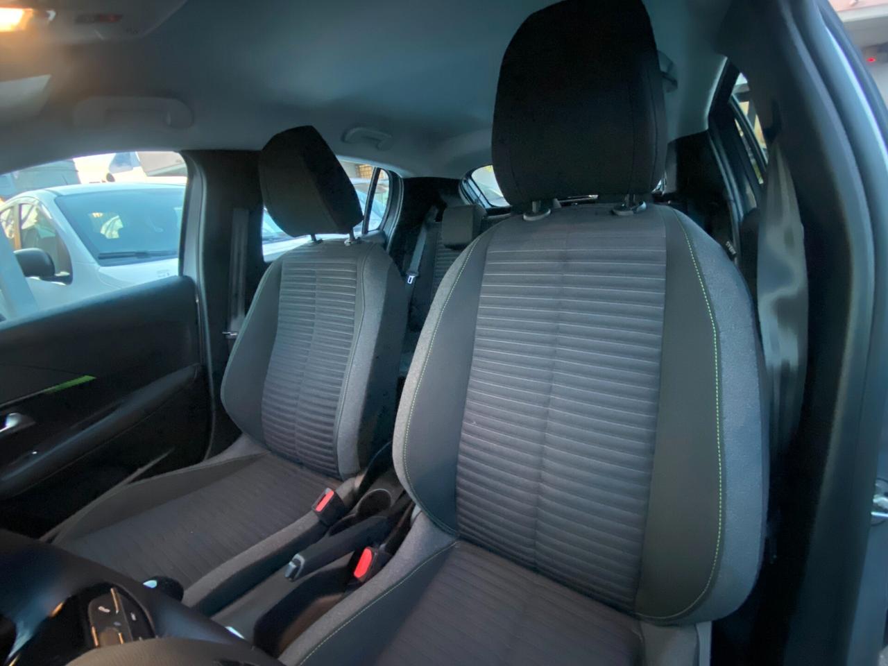 PEUGEOT 208 1.2 100Cv ACTIVE NAVI-Solo 15.000Km!