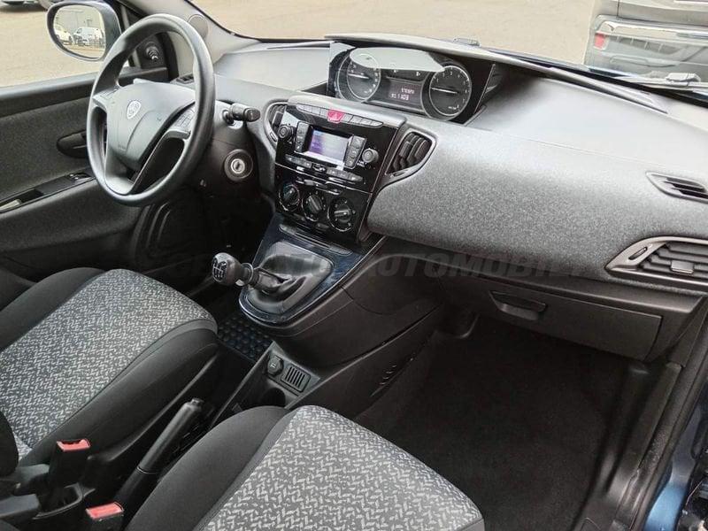 Lancia Ypsilon Ypsilon 1.0 firefly hybrid Silver s&s 70cv 5p.ti