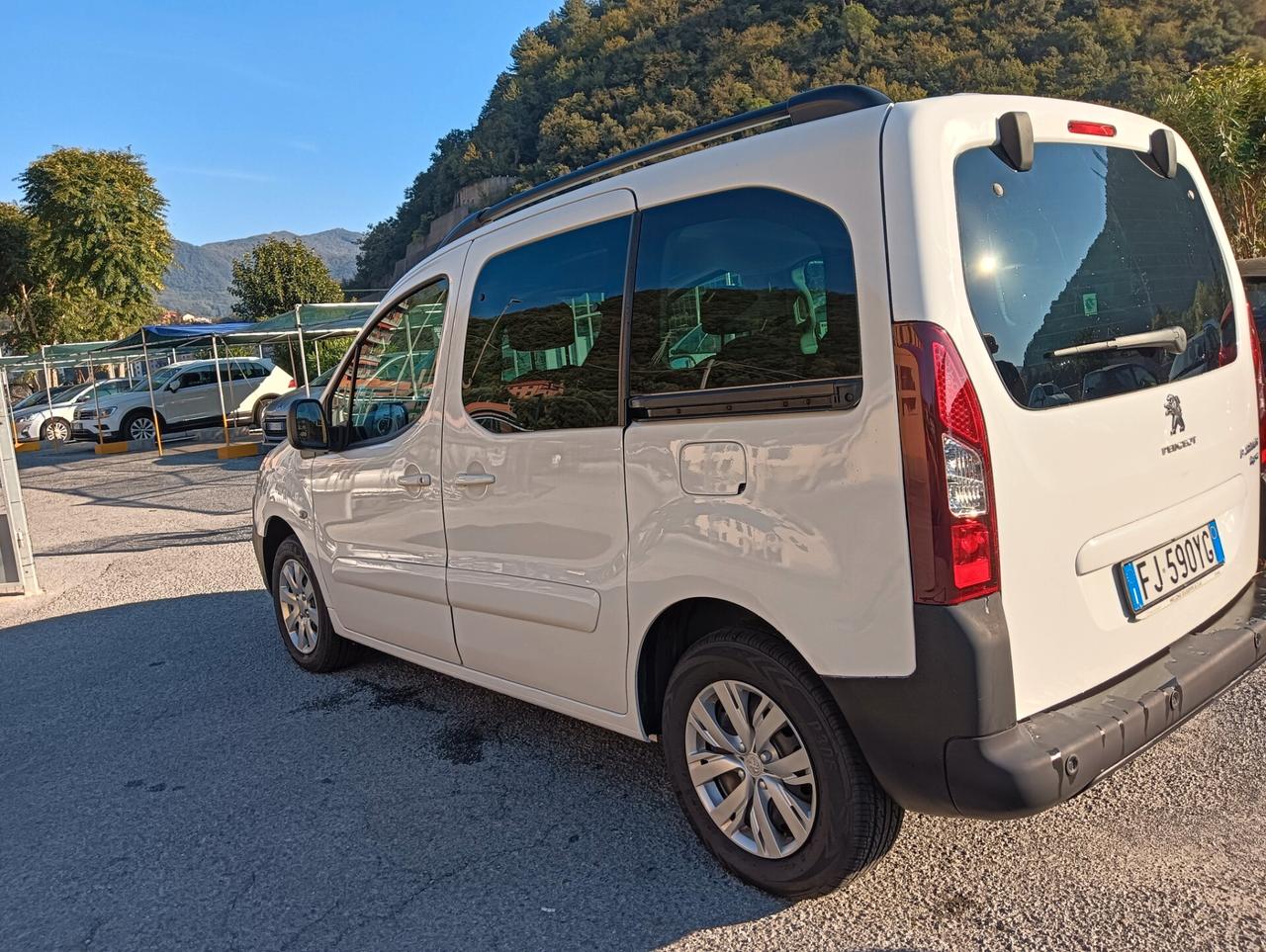 Peugeot Partner Tepee BlueHDi 120 S&S Outdoor