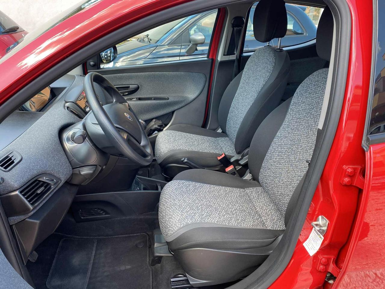 Lancia Ypsilon 1.0 Hybrid Ok Neop.