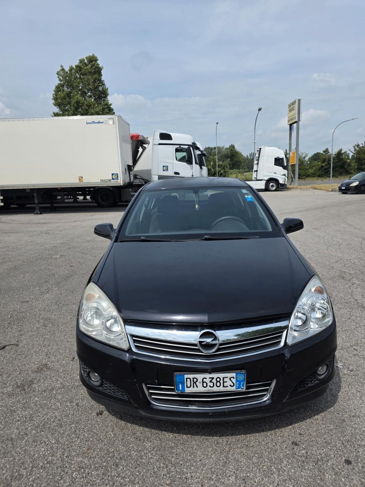 Opel Astra twinport 5 porte enjoy