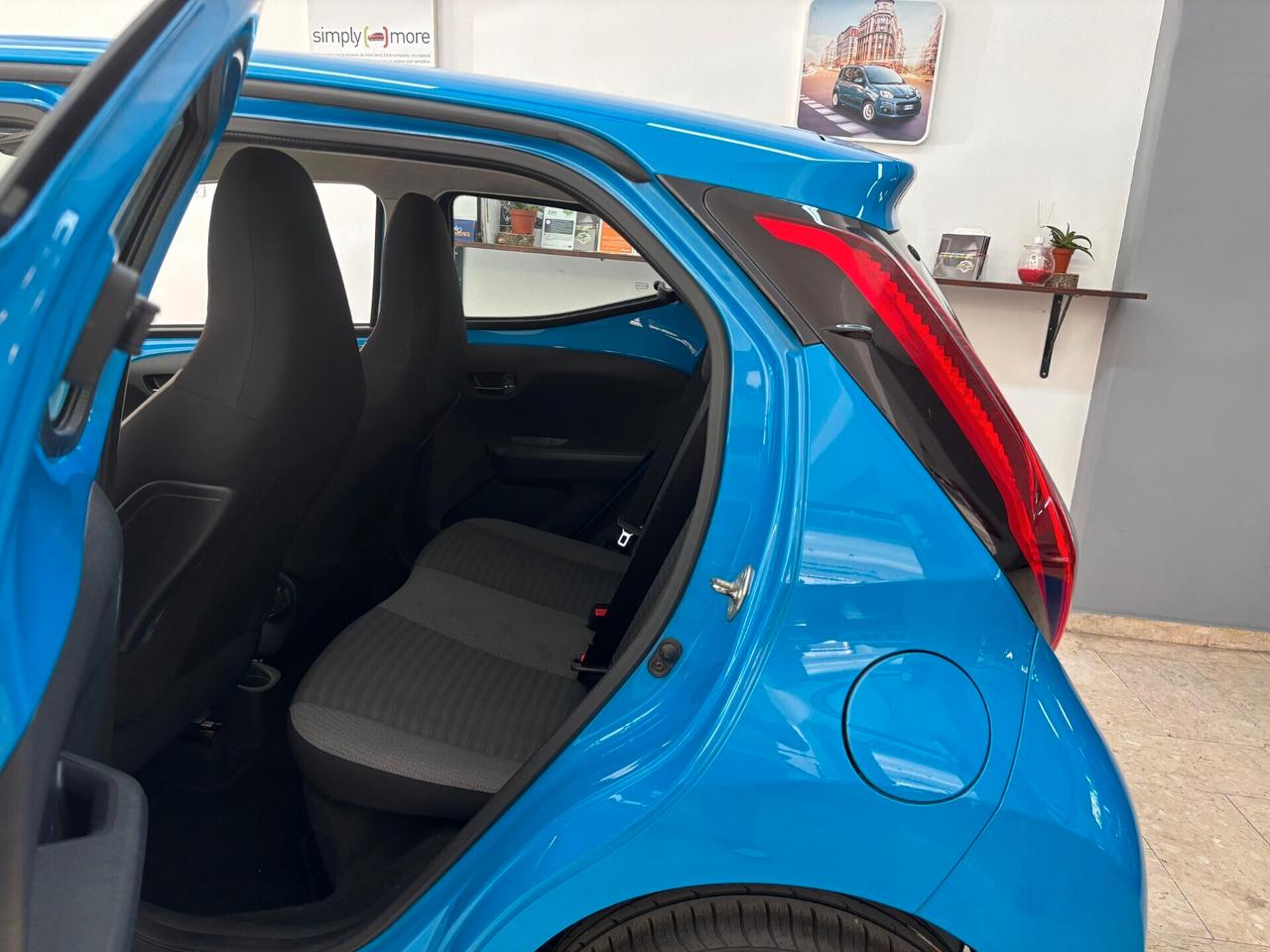 TOYOTA Aygo Connect 1.0 VVT-i 72 CV x-wave