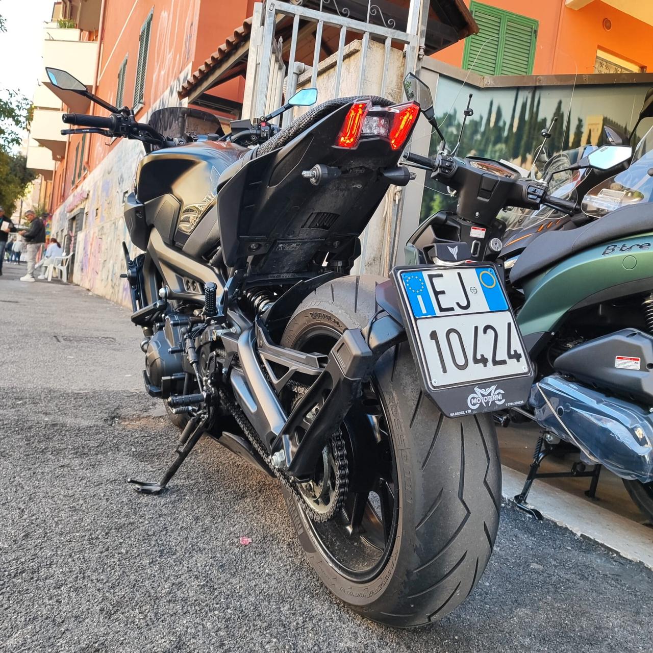 Yamaha MT-09 2017 – 16.979 KM – SUPER ACCESSORIATA