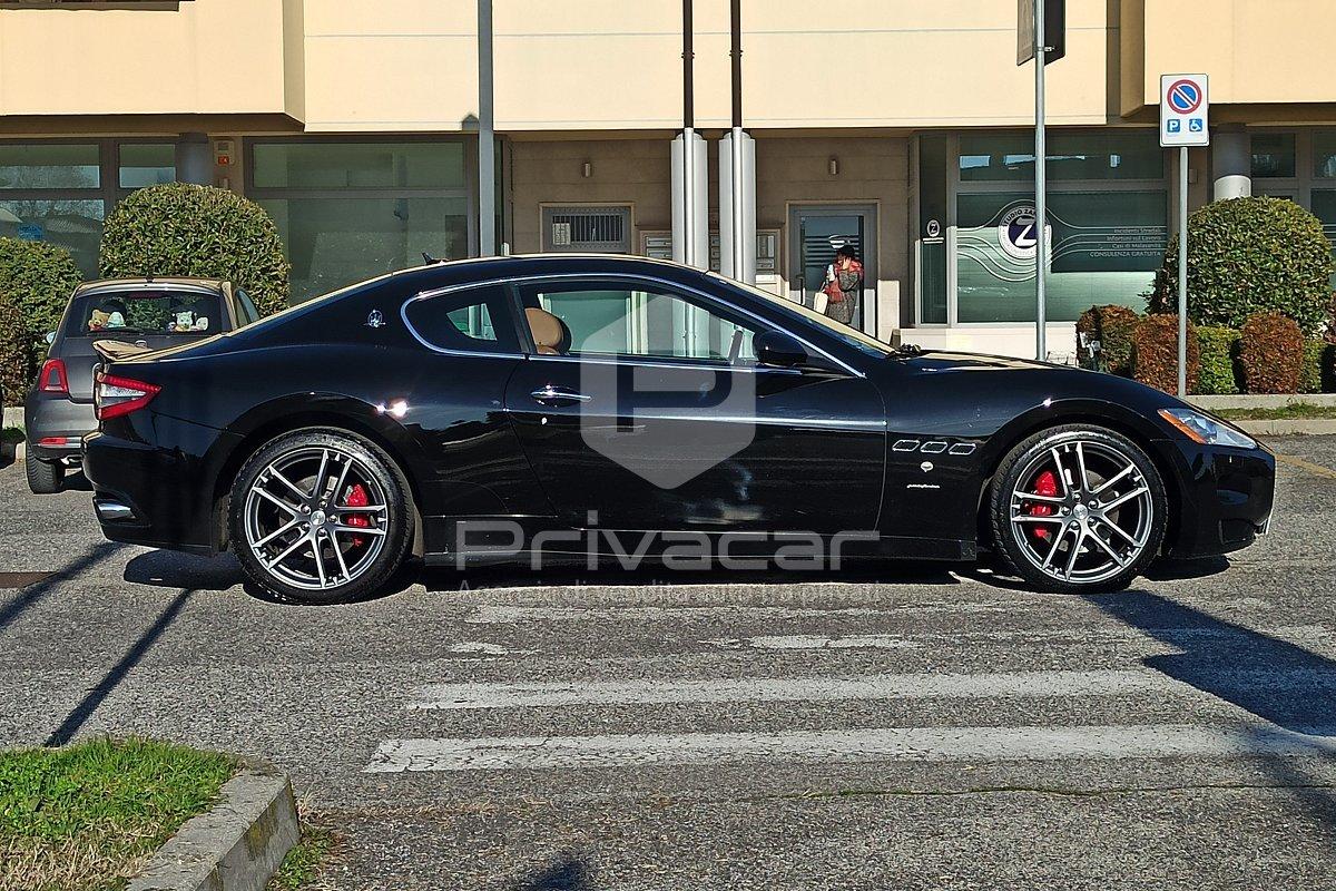 MASERATI GranTurismo 4.2 V8
