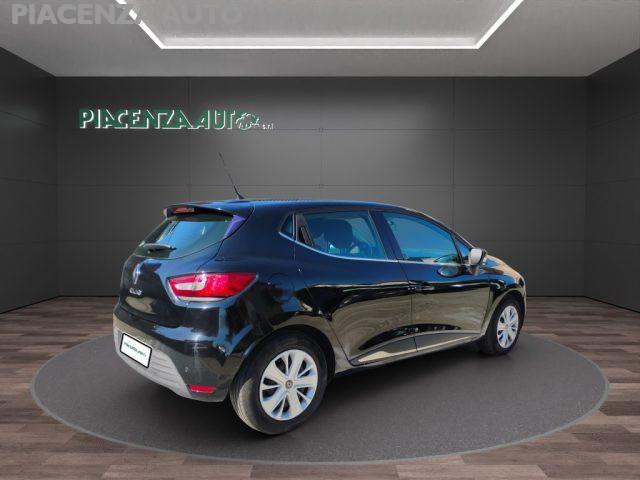RENAULT Clio 1.2 75CV 5 porte.NAVIGATORE..NEO PATENTATI