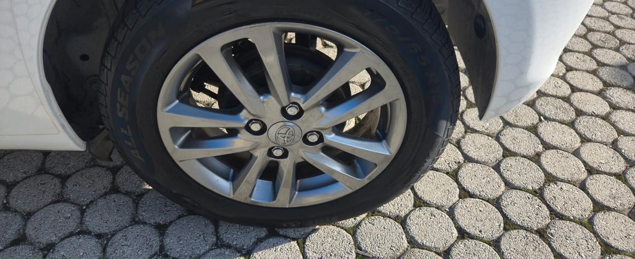 Toyota Yaris 1.4 D-4D 5 porte Lounge