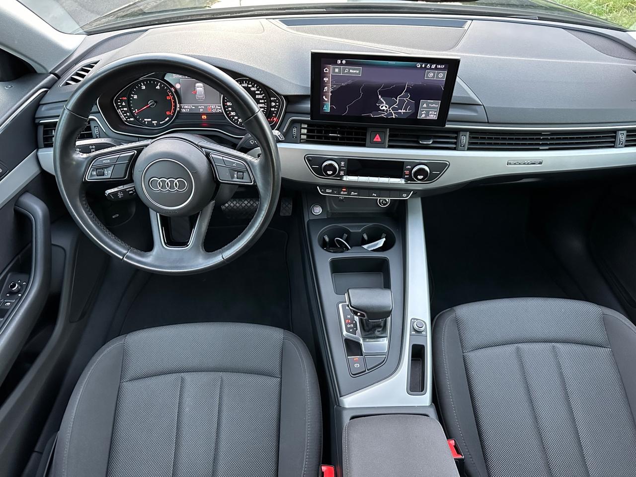 Audi A4 Avant 40 TDI quattro S tronic Business Advanced
