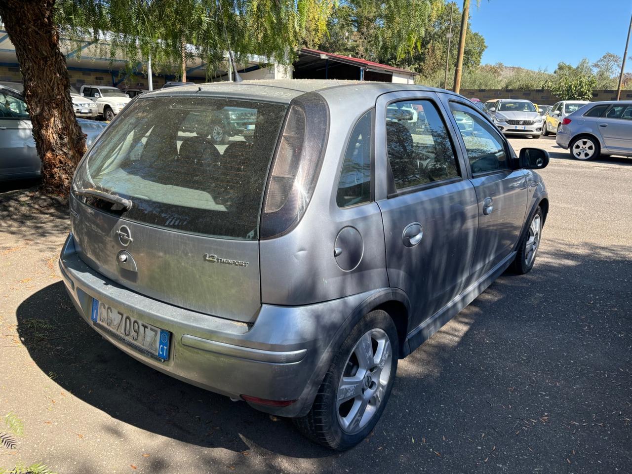 Opel Corsa 1.0i 12V cat 5 porte TomTom