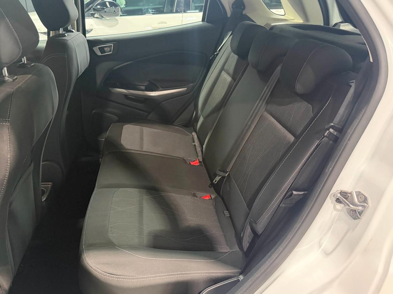 Ford EcoSport Benzina Manuale titanium Neopatentati