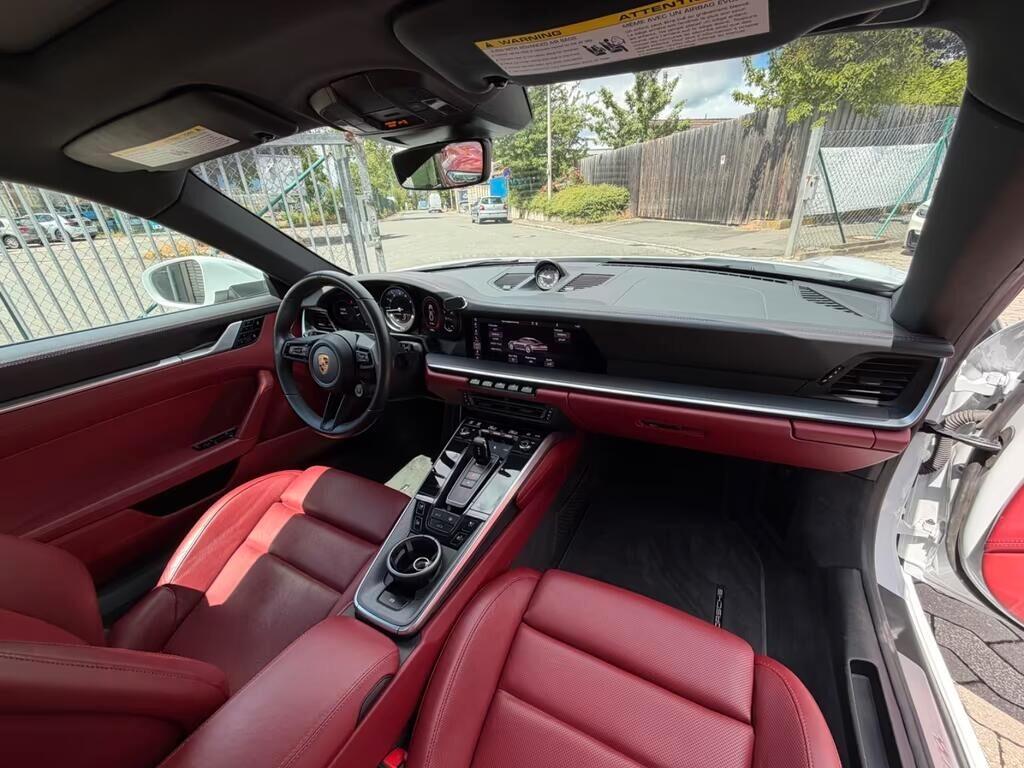 Porsche 911 Carrera 992