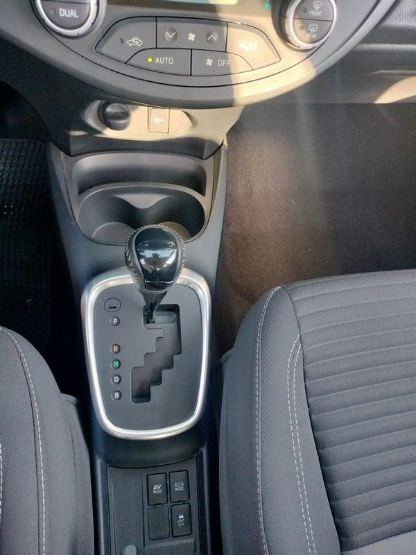 Toyota Yaris Hybrid 1.5 Hybrid business