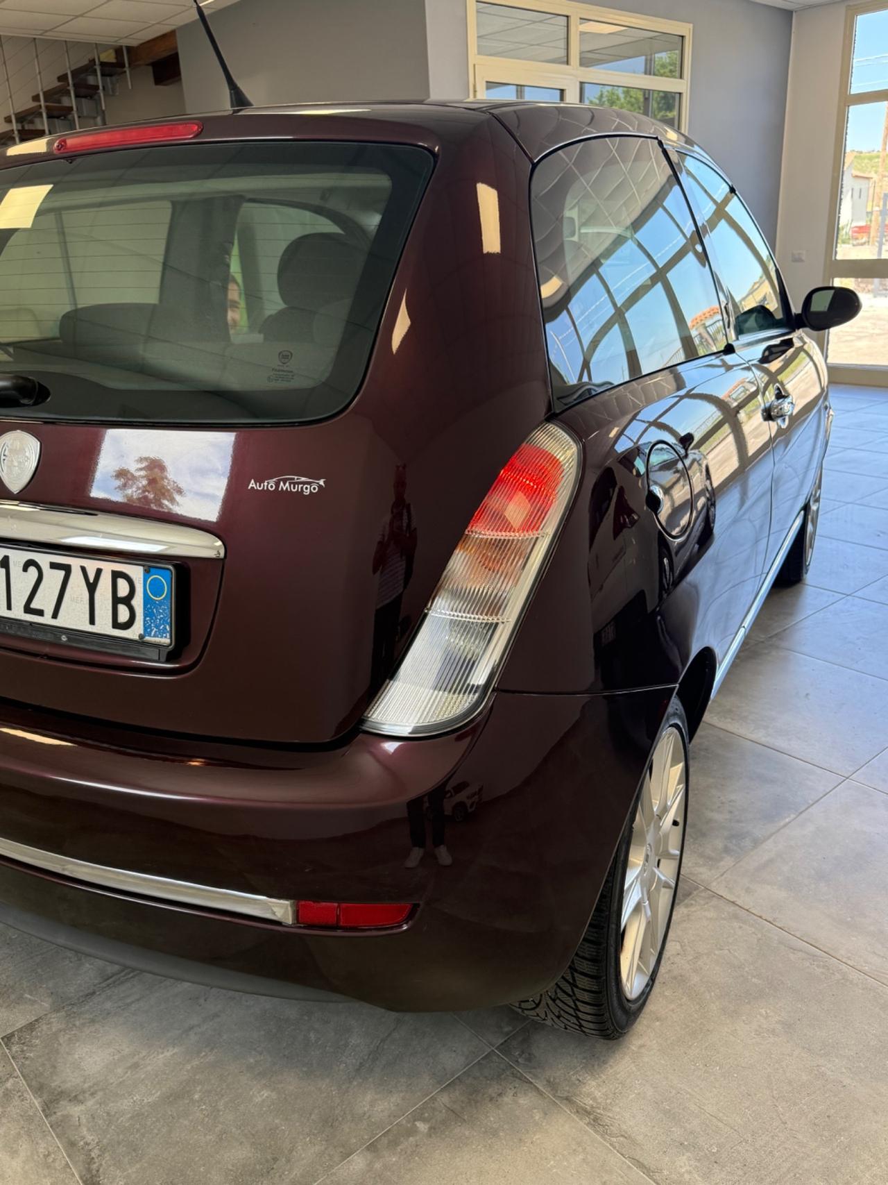 Lancia Ypsilon 1.4 Platino