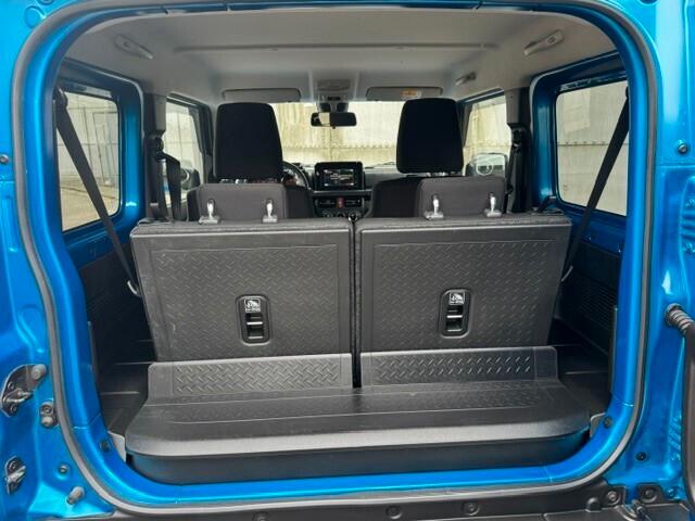 Suzuki Jimny 1.5 5MT Top