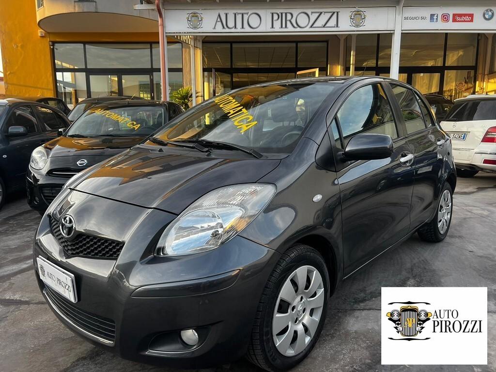 TOYOTA YARIS 1.3 Benz Cambio automatico 2011