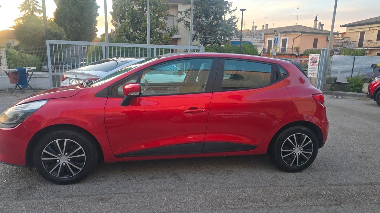 Renault Clio 1.2 75CV 5 porte Life