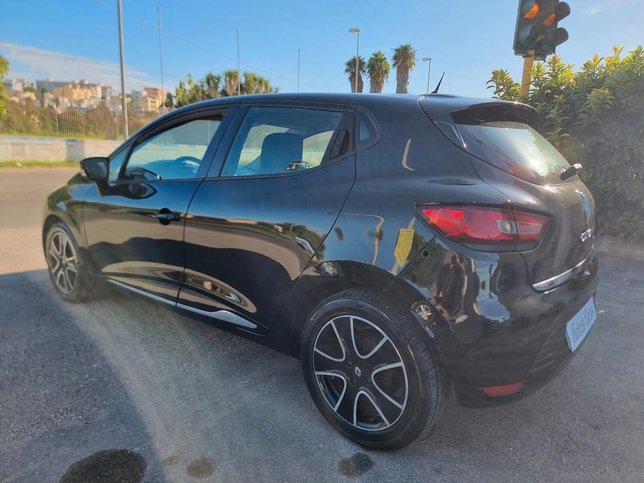 Renault Clio 1.5 dCi 8V 75CV 5 porte Live Automatico e con ausilio per disabili