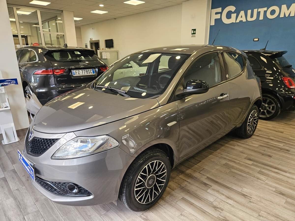 Lancia Ypsilon 0.9 TwinAir 5 porte Metano Ecochic Gold 84CV