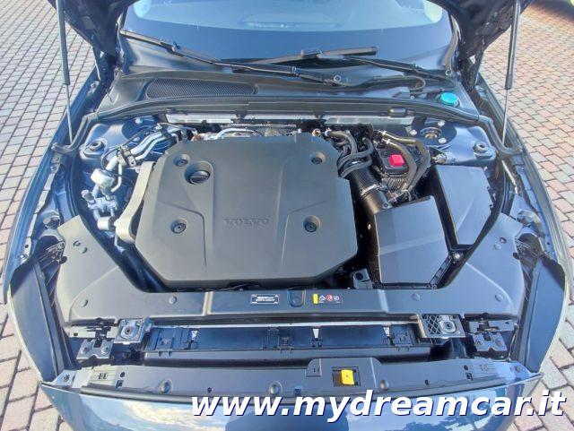VOLVO V60 B4 (d) Geartronic Momentum Business Pro