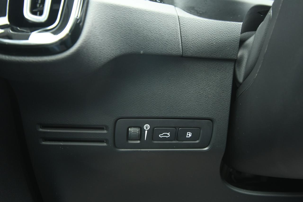 VOLVO XC40 1.5 t5 phev R-design auto LED+CAMERA+APP CONNECT