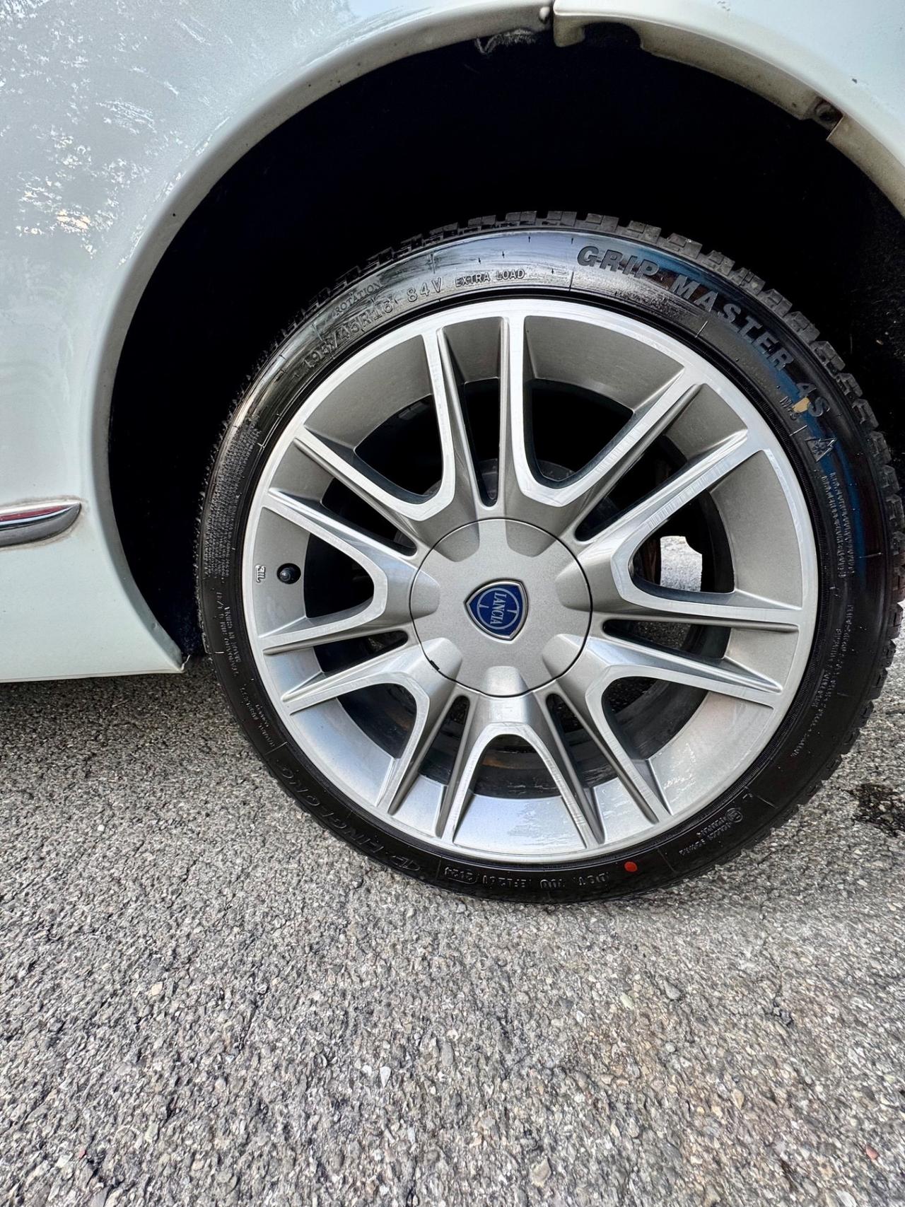 Lancia Ypsilon 1.2 69 CV Unyca