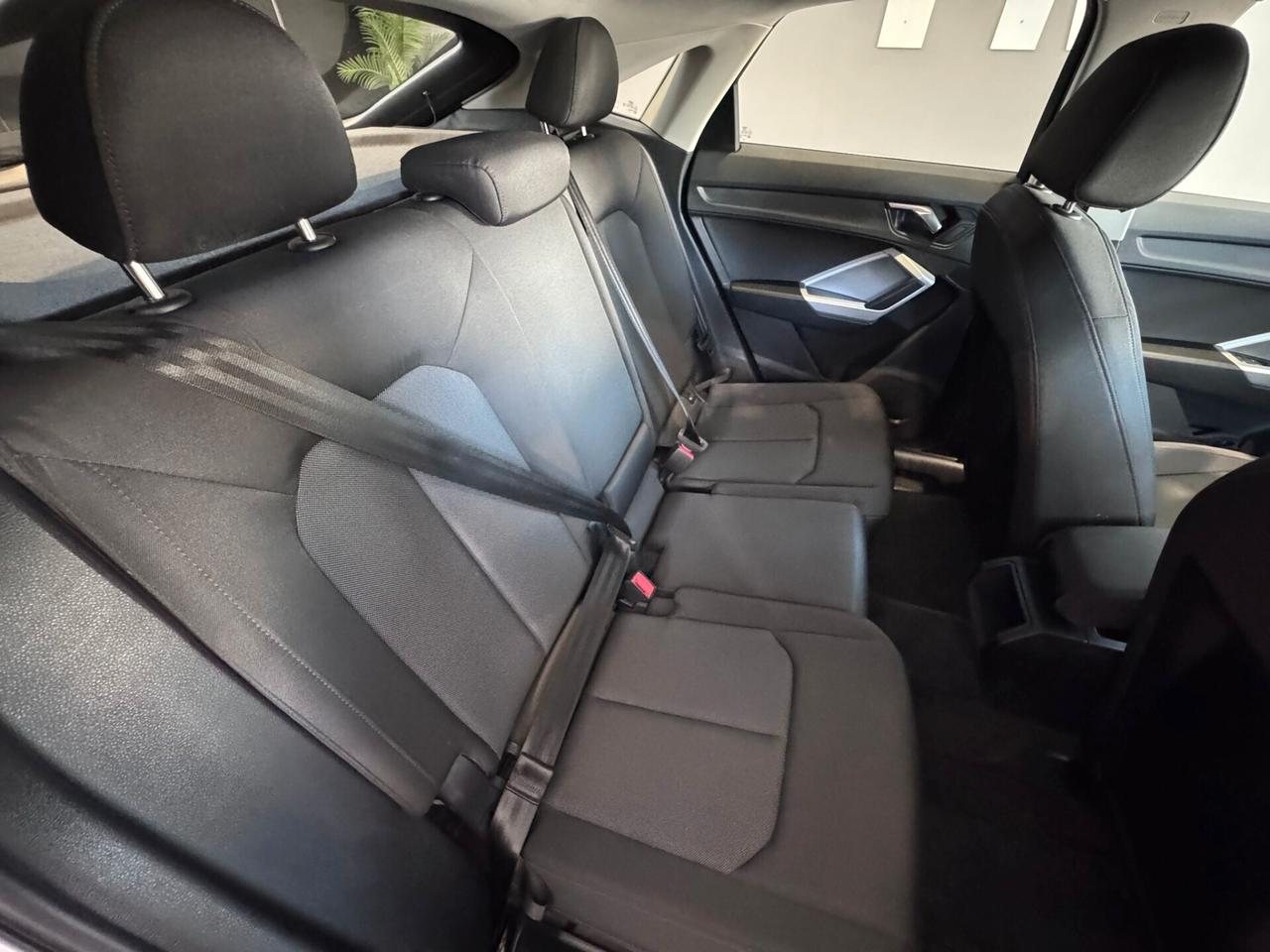 Audi Q3 SPB 35 TDI S tronic Business Advanced