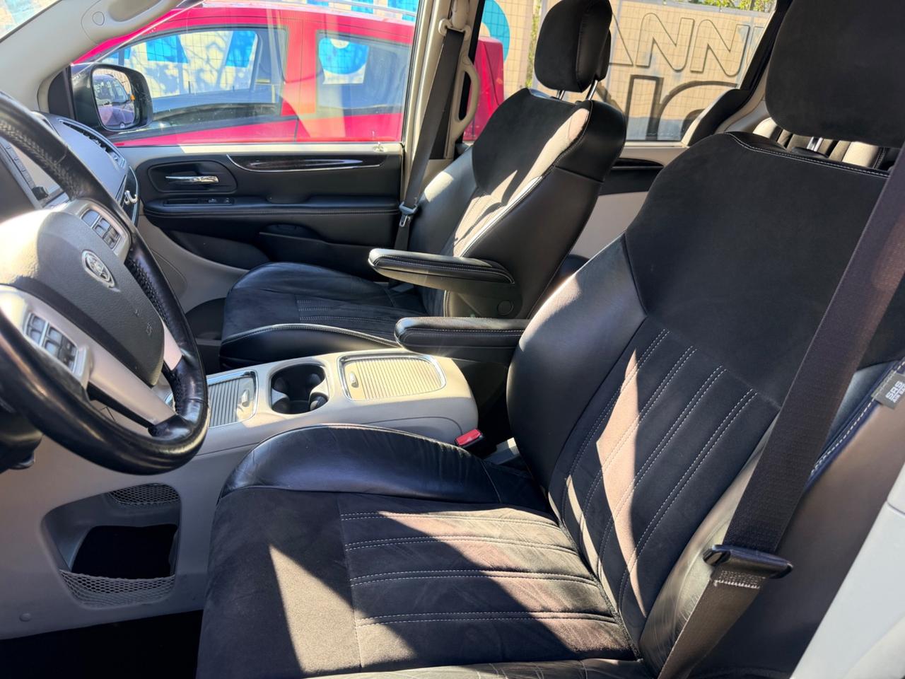 Lancia Voyager 2.8 Turbodiesel Platinum 177 CV