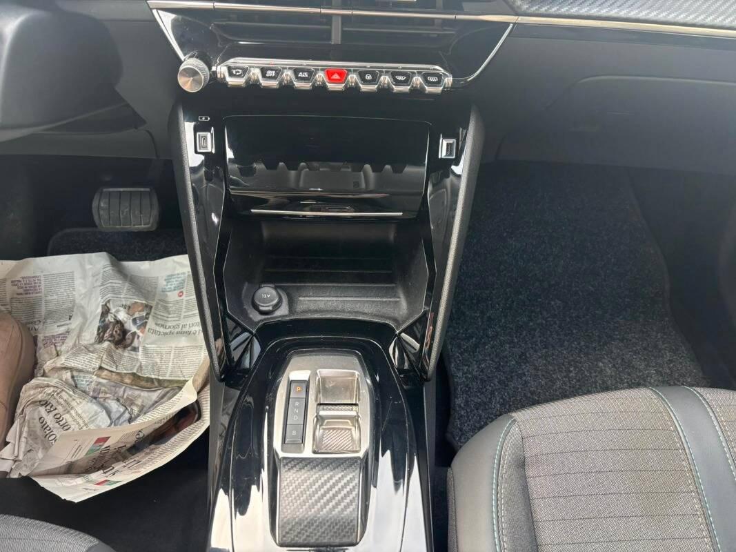 Peugeot e-2008 E- Allure Pack 100kW