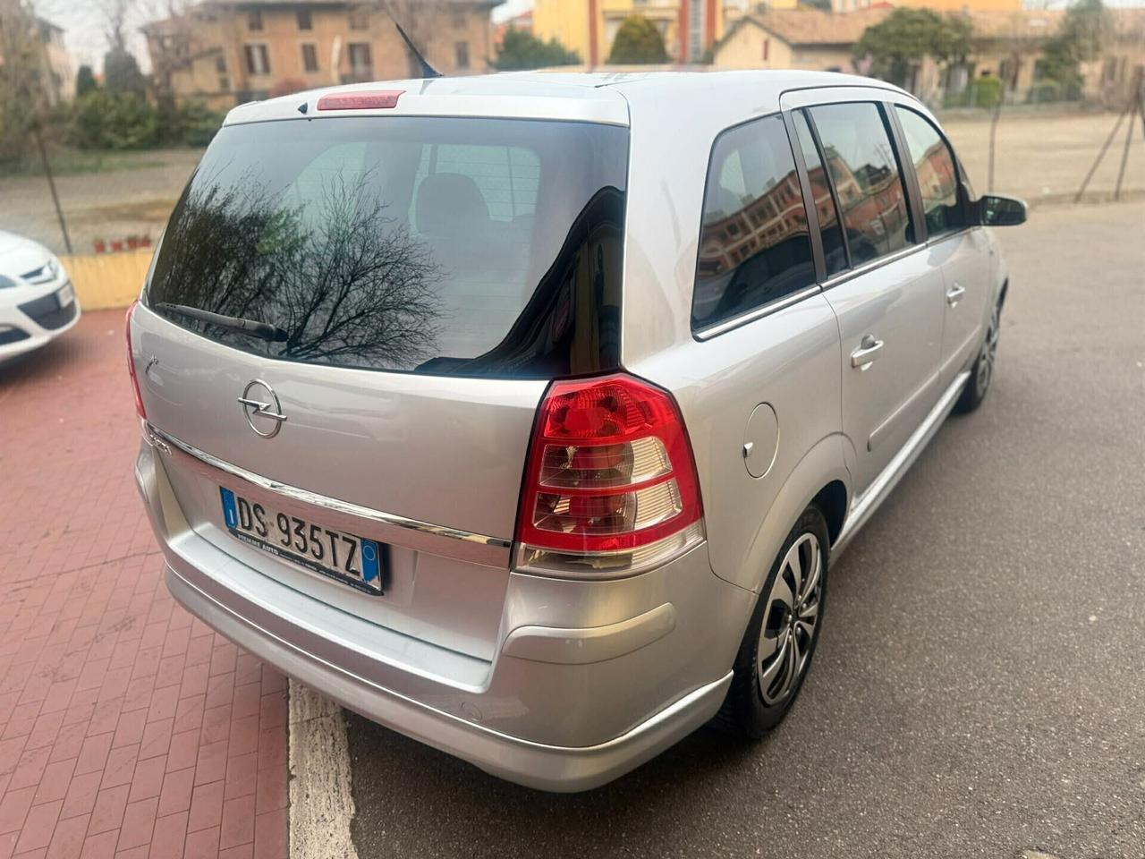 Opel Zafira 2009 1.6 BENZ/GPL EURO4 CDF