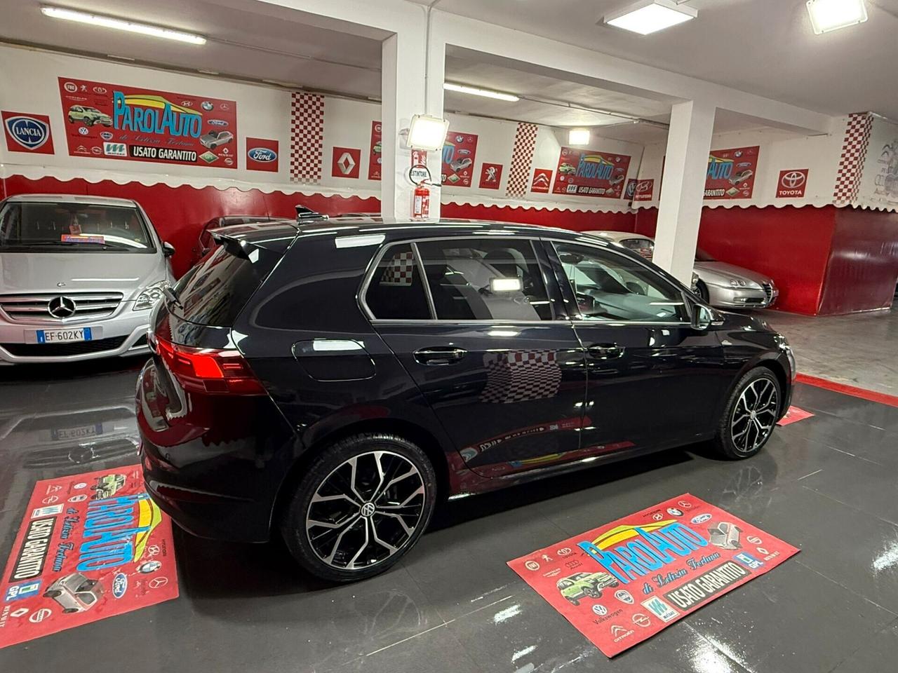 Volkswagen Golf 8 DSG 2.0 150cv BlueMotion - 2020