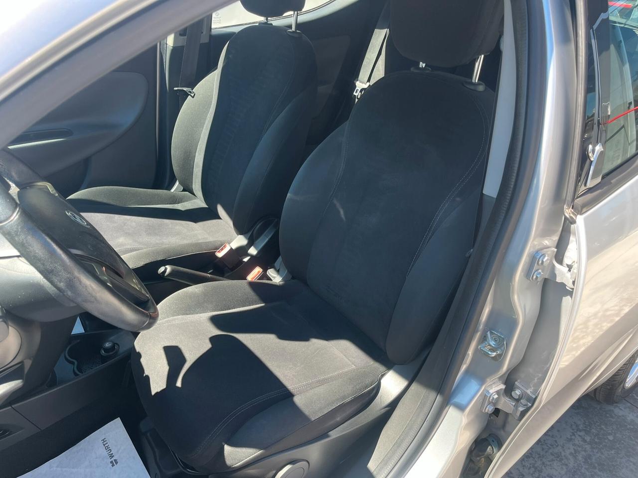 Lancia Ypsilon 1.2 69 CV 5 porte Gold