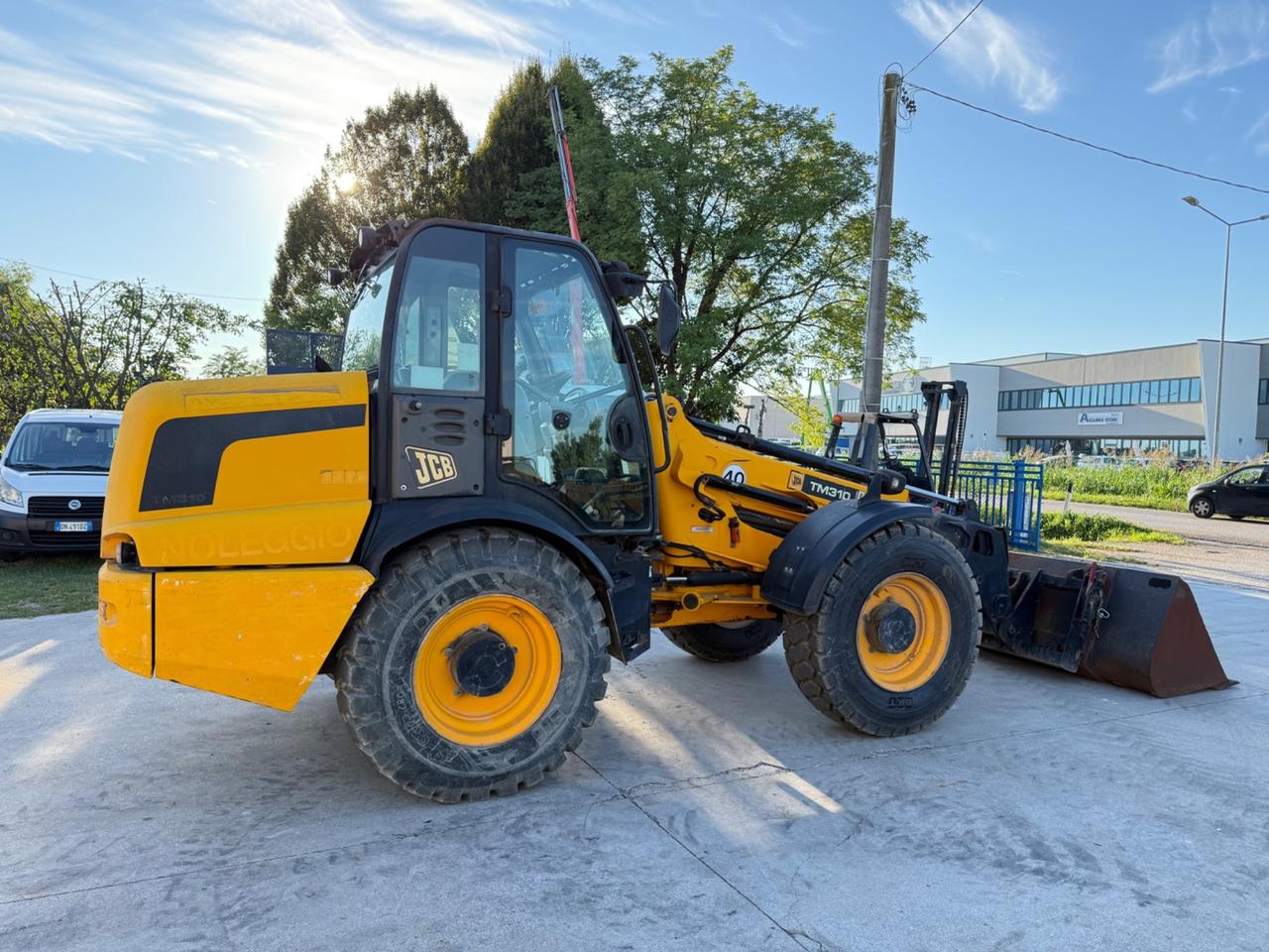 Pala gommata telescopica JCB TM310 AGRI
