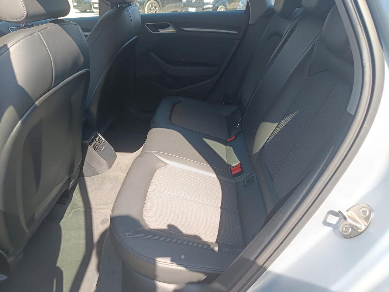 Audi A3 SPB 30 TDI S tronic Pack Sport Tua a 247€ al Mese