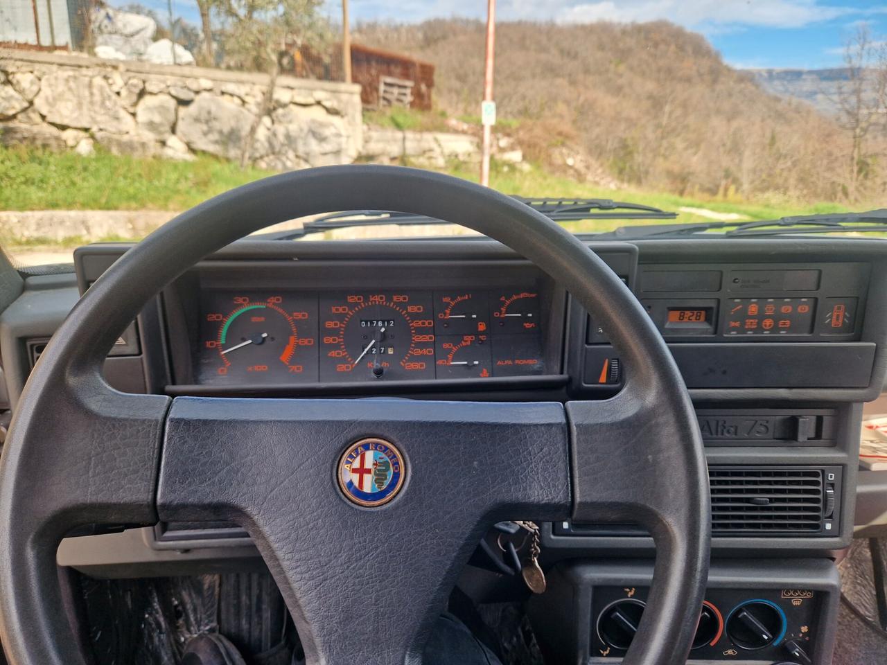 Alfa Romeo 75 2.0i Twin Spark 17.000 km ORIGINALI