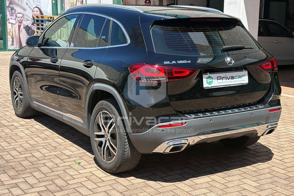 MERCEDES GLA 180 d Automatic Sport