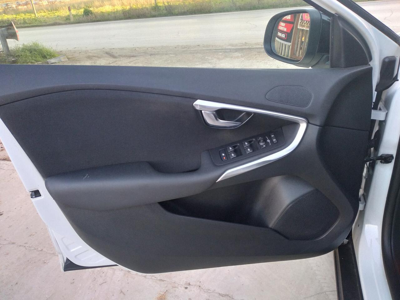 Volvo V40 Cross Country 2.0d 120cv Momentum