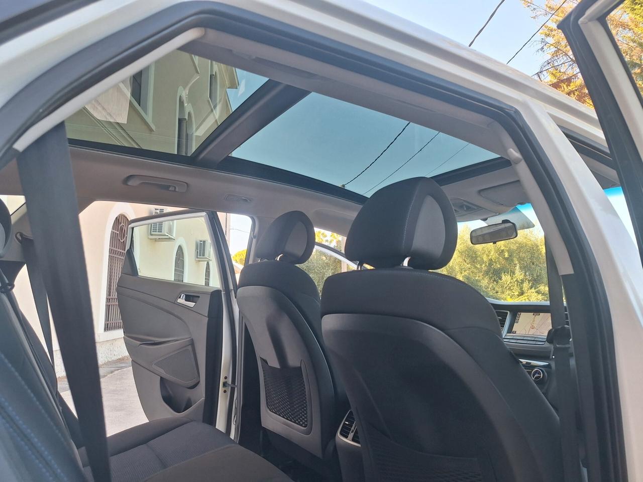 Hyundai Tucson 1.7 CRDI TETTO NAVI CAMERA 2018
