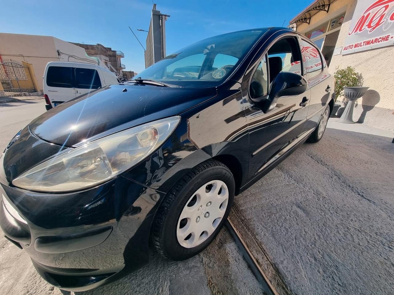 Peugeot 207 1.4 HDi 70CV 5p. XT