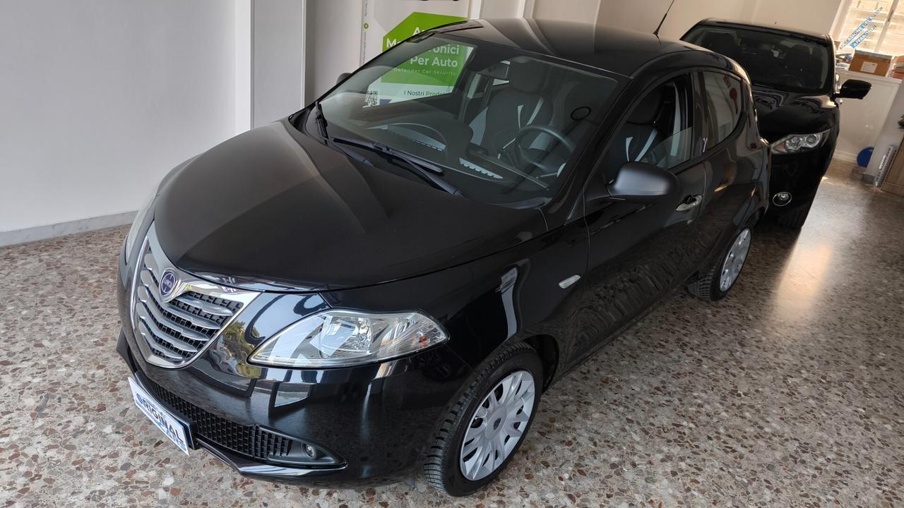 Lancia Ypsilon 1.2 69 CV 5 porte Gold