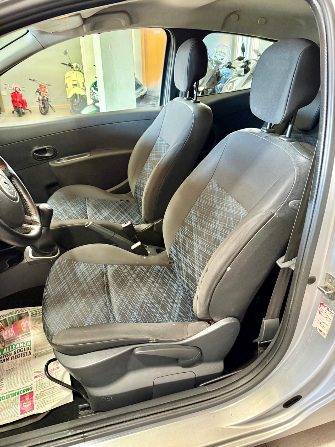 Renault Clio 1.2 16V 3 porte Le Iene