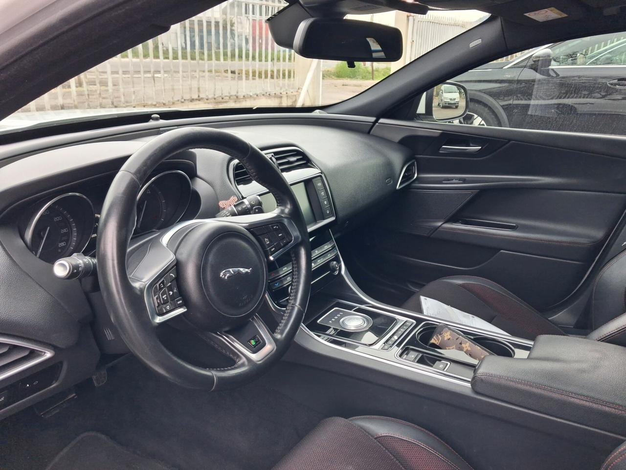 Jaguar XE 2.0 D Turbo 180CV aut. R-Sport