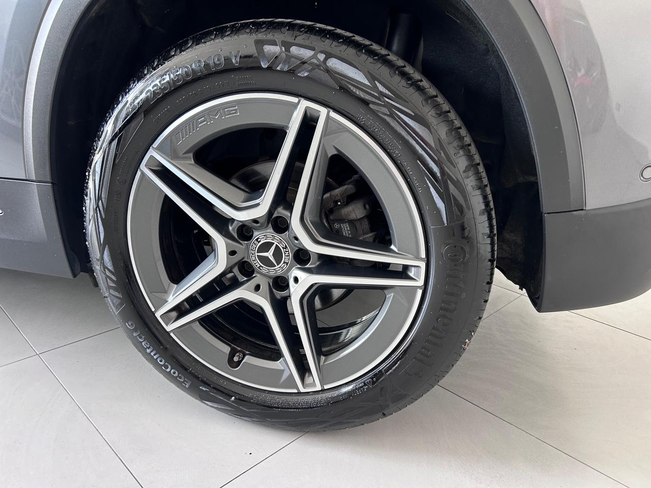 MERCEDES-BENZ GLA 200 d Automatic Premium