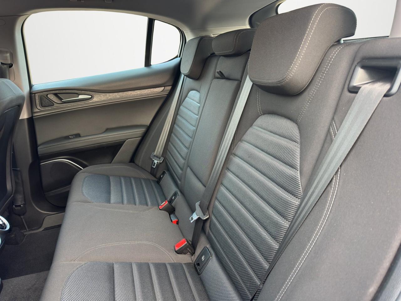 Alfa Romeo Stelvio 2.2 Turbodiesel 160 CV AT8 RWD Business