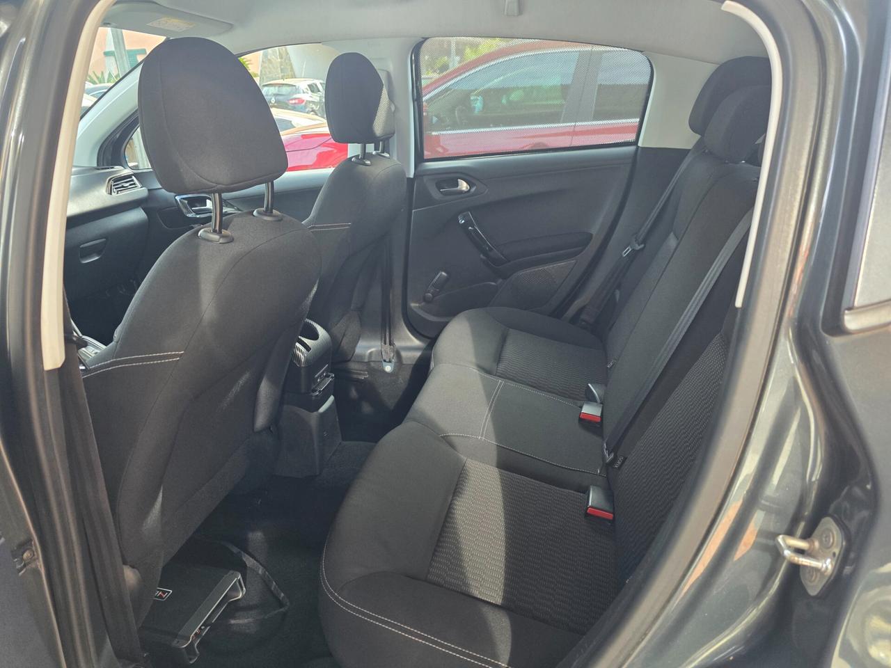 Peugeot 208 BlueHDi 75 5 porte Allure