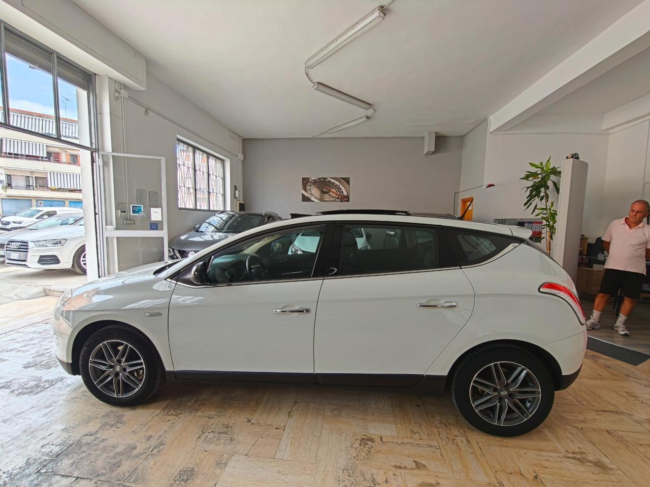 Lancia Delta 1.6 MJT DPF Silver