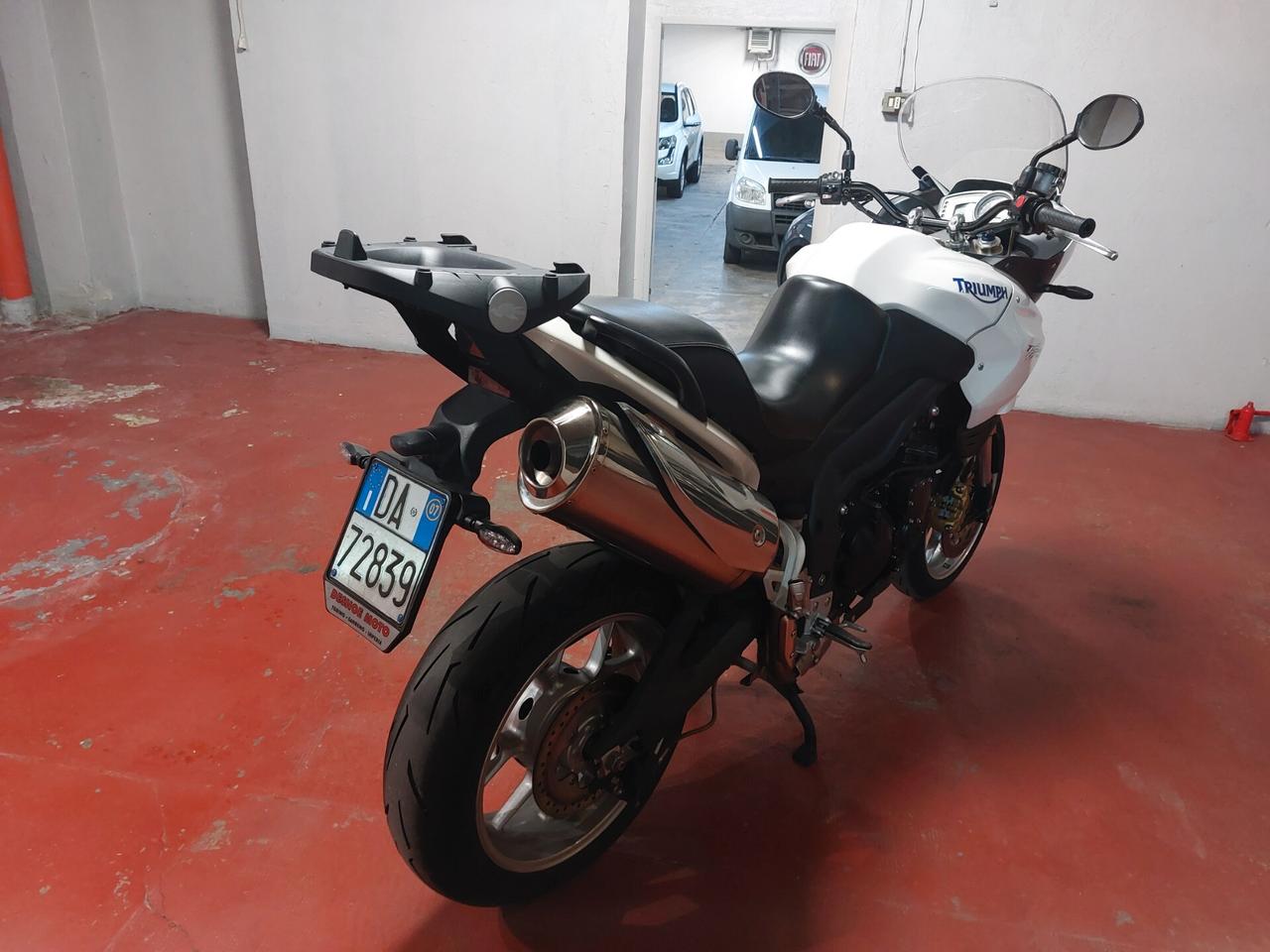 TRIUMPH TIGER 1050 TAGLIANDO PNEUMATICI NUOVI