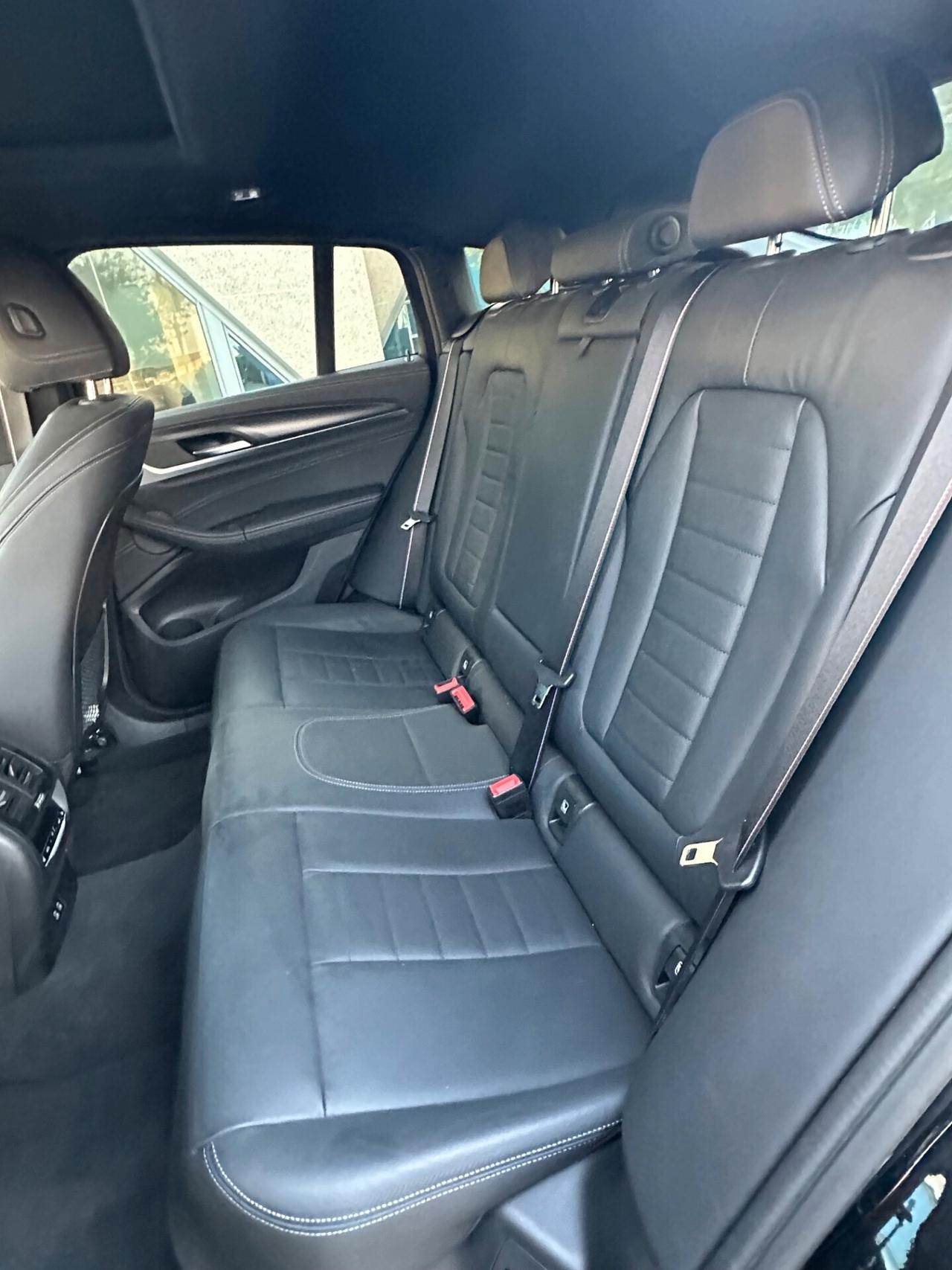 BMW X4 M xdrive M40d offerta T-Stock prezzo imperdibile