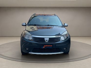 Dacia Sandero NEOPATENTATI - GOMME NUOVE
